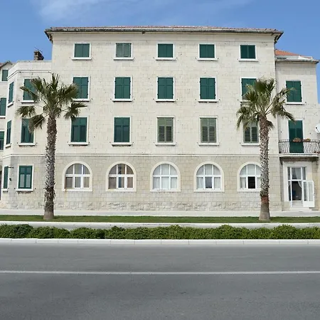 The West Coast Gasthuis *