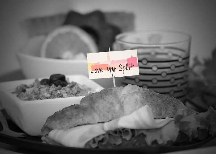 The West Coast بيت ضيافة