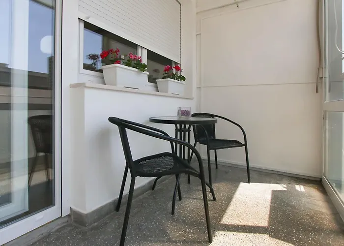 The West Coast بيت ضيافة