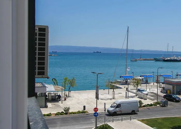 The West Coast سبليت