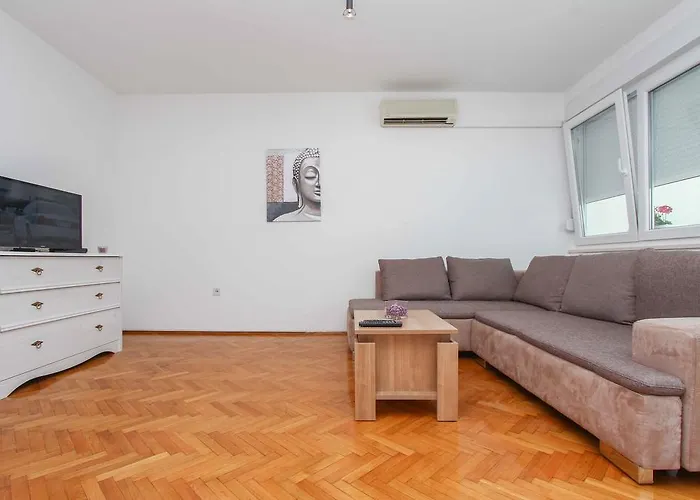 The West Coast بيت ضيافة